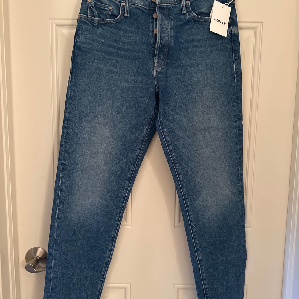 NWT MOTHER JEANS. size 31. The Stinger Flood